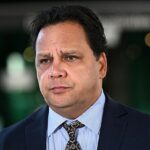 Broncos Great Steve Renouf bude vykreslený v stredu pred sudcami Brisbane na súde