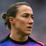 Levy zostali v šokovom Diogo, ktorého smrť, keď Lucy Bronze vedie poctu hviezdu Liverpoolu