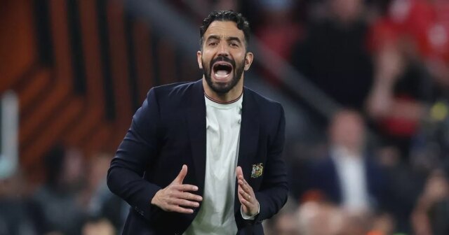 L'homme UTD Plan pour abandonner le flop frappe 5 millions de livres stubétantes en tant que solution de transfert à prix réduit recherché
