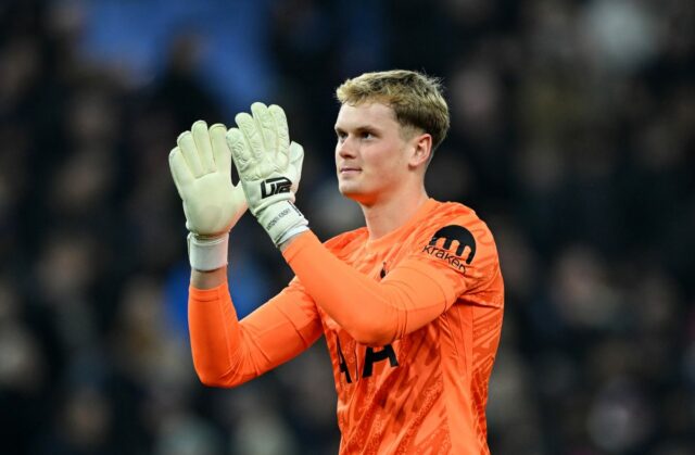 Lile v rozhovoroch s Tottenham Hotspur a pôžičkové pohyby pre Antonín Kinského

