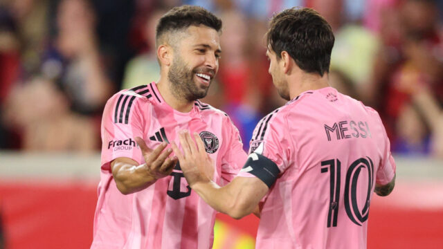 Lionel Messi, Jordi Alba zavesený na preskočenie hry MLS All-Star

