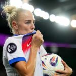 Lionesses Hviezda Alexa Greenwooda je bývalý hráč Premier League, ktorý mal odísť do dôchodku 29