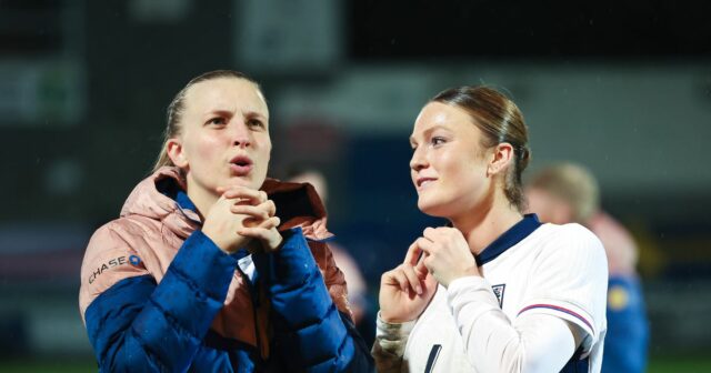 Lionesses Star Aggie Bever-Jones prête à saisir un moment après avoir regardé la dernière victoire des stands
