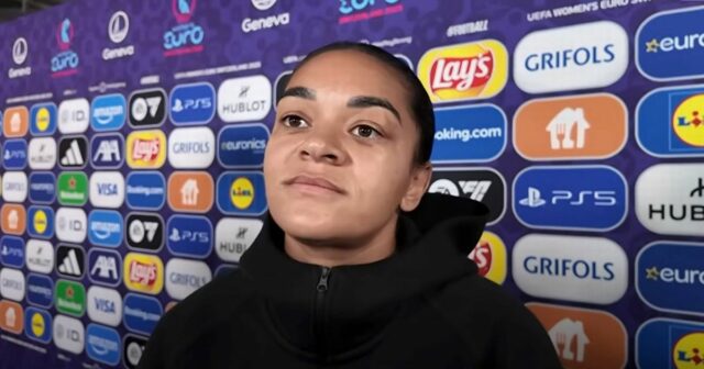 Lionesses Star dáva srdcervúce vstup a nútená vynechať večierok

