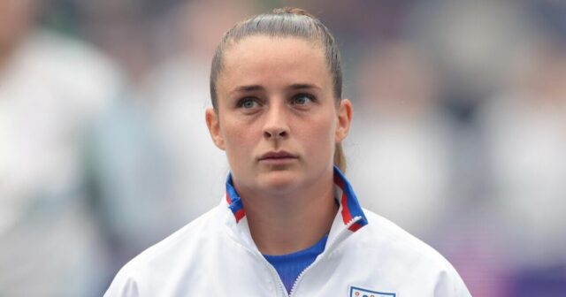 Lionessová hviezda Ella Tone zdieľa srdce -rozvíjajúce sa rodinné vyhlásenie dni po víťazstve v euro | Futbalový šport

