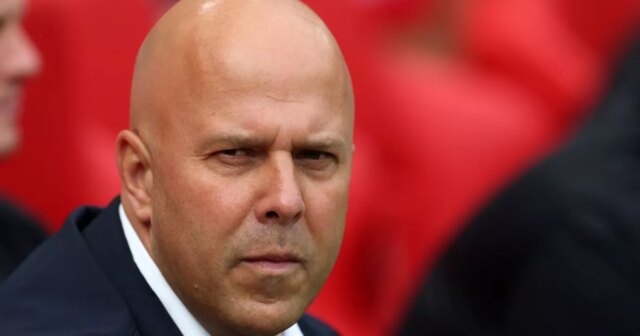 Liverpool Transfer News: Arne Slot pese un grand mouvement alors que «l'accord complet» a été frappé
