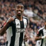 Liverpool réalise une approche Alexander Isak de 120 millions de livres sterling à Newcastle et dise qu'ils veulent «conclure un accord»