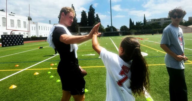 Louisville QB Miller Moss sa vracia hosťovaním futbalového tábora

