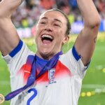 Ľudia chápu iba stredné meno Lucy Bronze po hraní Euro 2025 na zlomenej nohe