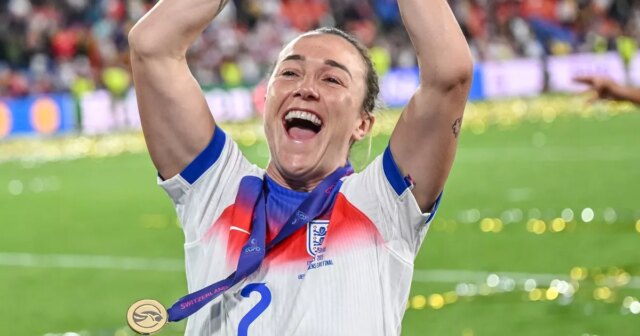 Ľudia chápu iba stredné meno Lucy Bronze po hraní Euro 2025 na zlomenej nohe

