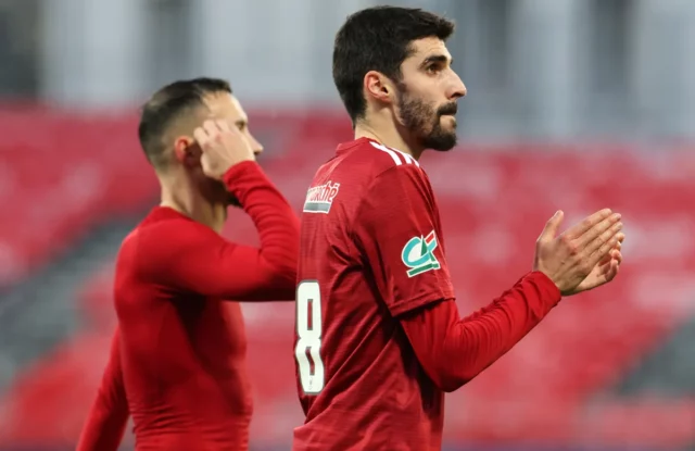 Lyon End snaží Brest Pierre Lees-Melou

