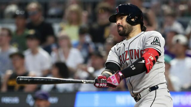 MLB HandelsDeadline: Námorníci, ktorí robia postriekanie s Eugenio Suárez Deal

