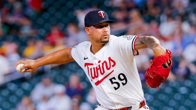MLB HandelsDeadline: Phillies Land Poet Jhoan Duran v obchodovaní s dvojčatami

