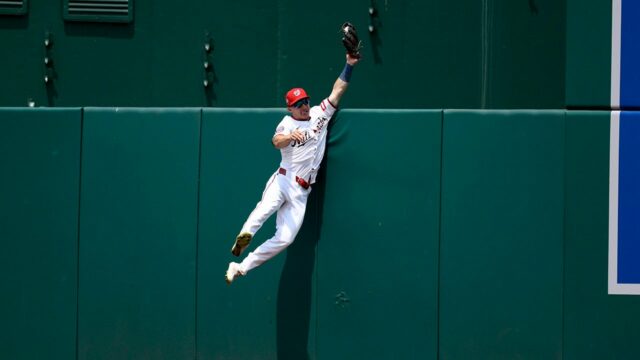 MLB News: Jacob Young z Nationals robí vynikajúcu krádež domáceho behu

