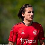 Old Man United zanechal Alvaro Carreras, Real Madrid zatvára 43 miliónov libier pohybov