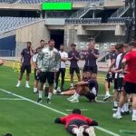 Hráči Manchester United sa stretli s vysokou bunkou, aby pomohli bojovať proti stúpajúcim teplotám v Chicagu