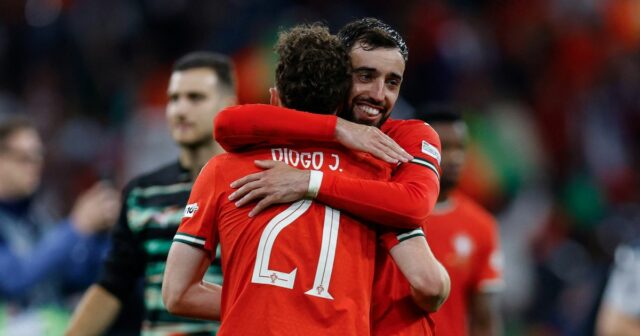 Man Utd Post Srdefett Diogo a Tribute, keď Bruno Fernandes zdravý portugalský spoluhráč

