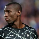 Manchester United "Hold Talks" s Chelsea Star pred prevodom šoku 100 miliónov libier čistý