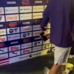 Hojlund bol videný s balíkom ľadu priviazaného k jeho nohe, ale nezdalo sa, že je zle laminovaný