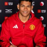 Manchester United upozorňuje podpis Paraguayan Diego Leon Defender