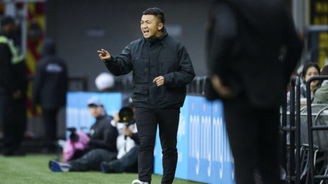 Masaki Hemmi opúšťa Chicago Stars FC, Ella Masar, ktorá vymenovala nového dočasného hlavného trénera


