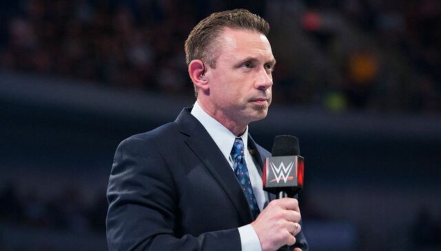 Michael Cole oficiálne oznamuje, že kariéra WWE Star je oficiálne skončená

