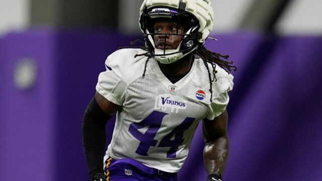 Minnesota Vikings Prihlási bezpečnosť Josh Metellus pri predĺžení

