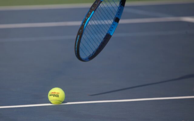 Mitchell's Loecker Časť titulu - dvojhra dvojnásobok v Južnej Dakote Open - Mitchell Republic

