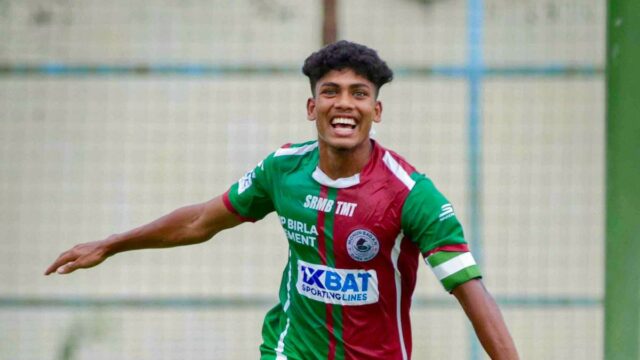 Mohun Bagan porazí združenie milovníkov športu Kalighat, aby zaznamenal prvé víťazstvo futbalovej ligy Kalkaty 2025-26

