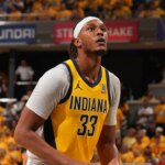 Myles Turner sa pripojí k Bucks s dohodou 107 miliónov dolárov po problémoch s Pacers