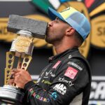 NASCAR: Bubba Wallace sa stáva prvým čiernym vodičom, ktorý vyhral Brickyard 400