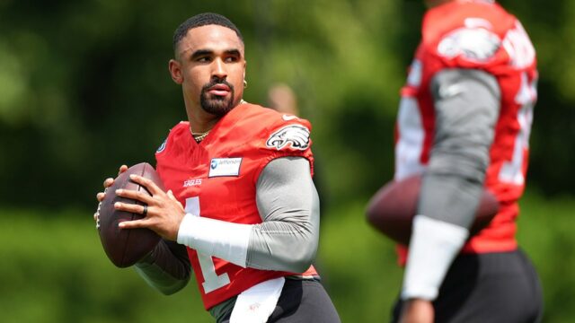 NFL News: Jalen Hurts Van Eagles dostáva vášnivú obranu od hlavného trénera

