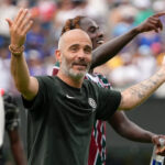 Manažér Chelsea Enzo Maresca reaguje na porážku Fozena v klubových svetových pohári vo východnom Rutherforde v štáte NJ, utorok 8. júla 2025 (AP Photo / Frank Franklin II)