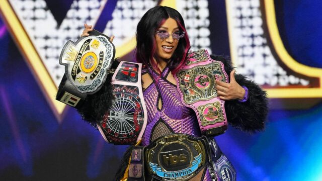 Nedávny korunovaný majster hovorí hviezdou Aew Mercedes Moné (FKA Sasha Banks), aby sa od nej „odvrátila“


