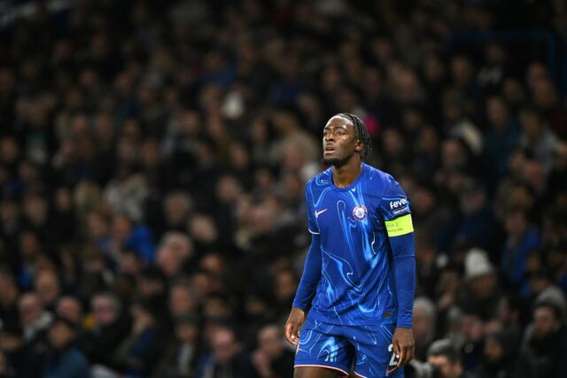 Newcastle v Rivale v Juventus a Villarreal pre zmiznutie Axel Chelsea Center-Back

