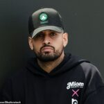 Nick Kyrgios (na obrázku minulý týždeň vo Wimbledone) sa chystá hrať výstavnú hru