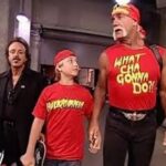 Niekoľko Hoganovho syna Nicka si poctil po smrti legendy WWE
