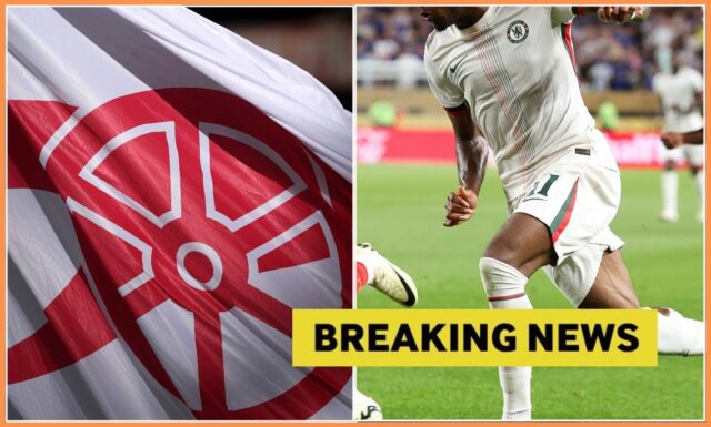 Noni Madeeke v akcii pre Chelsea proti William Saliba de Arsenal