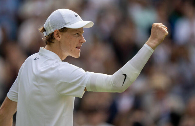 Novak Djokovic oznamuje, prečo sa mu Jannik Sinner ospravedlnil po semifinále Wimbledonu

