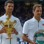 Novak Djokovic prenasleduje Roger Federer