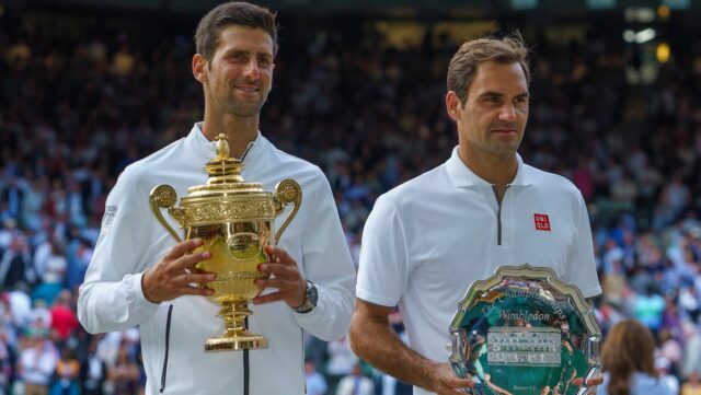 Novak Djokovic prenasleduje Roger Federer

