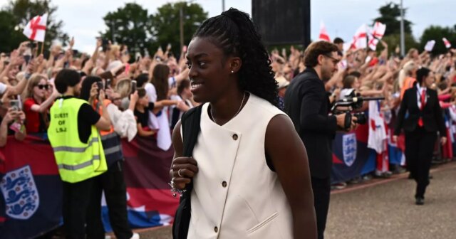 Nové levice dospievajúce ikona Michelle Armyemang sa teší z perfektnej domácej odmeny po euro heroe

