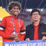 Filipínsky mužský futbalový tím OTU Banatao získava cenu Rising Star Award na majstrovstvách ASEAN U-23.