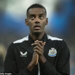 Alexander Isali sa hovorí, že môže slúžiť 600 000 GBP týždenne, keď podpisuje Liverpool namiesto Liverpoolu do Al Hilala