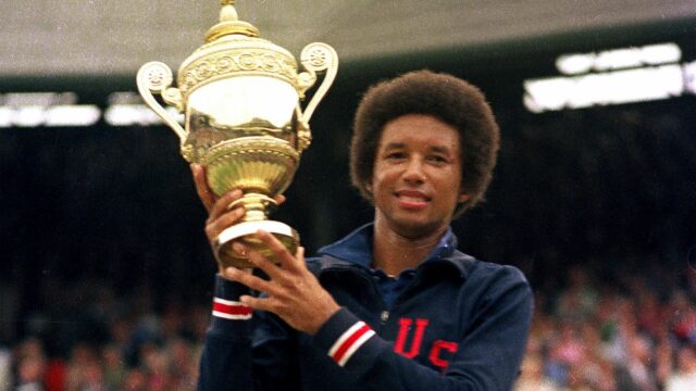 Pamätáte si historický názov Arthura Ashe z roku 1975


