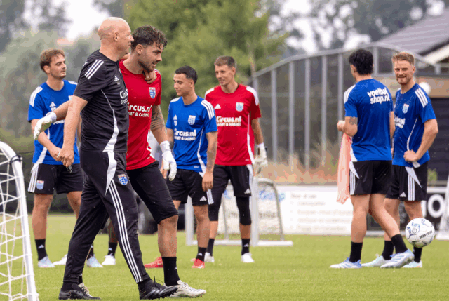 Pec Zwolle zastavte otvorené pre pohyb: 