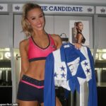 Faith Ward (na obrázku) je práca na svete -Zoznam Dallas Cowboys roztlieskavačky