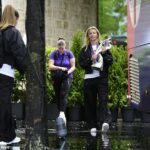Kapitán Anglicka Leah Williamson bol vo vlastníctve euro trofej žien, keď sa tím vrátil do Veľkej Británie
