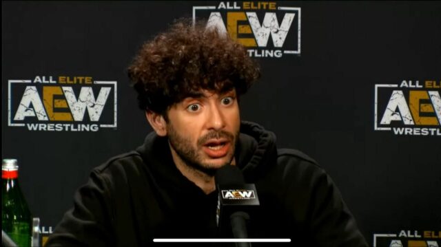 Podrobnosti o zákulisí chaosu, ktorý sa zúčastnil prezident Tony Khan, predtým, ako spoločnosť Top Star oznámila podpis WWE

