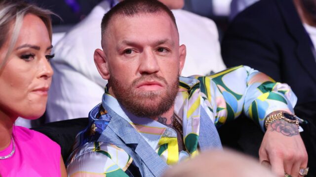 Polícia vyšetruje požiar v bare Conora McGregora, má podozrenie, že mála

